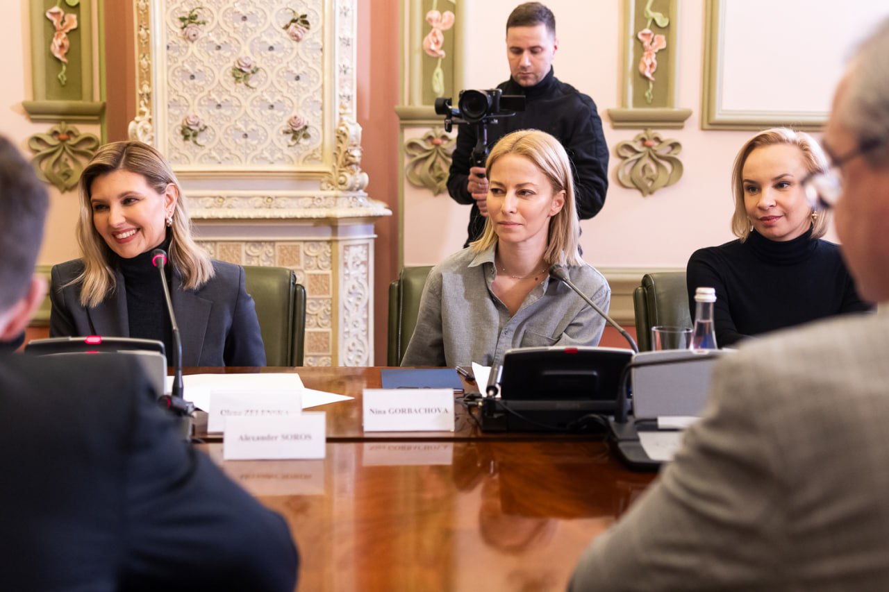 Олена Зеленська у стриманому образі заговорила про стійкість українських дітей (фото)