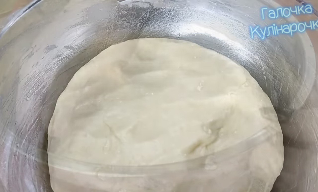 Смачні пончики з вишнями на Різдво: простий покроковий рецепт