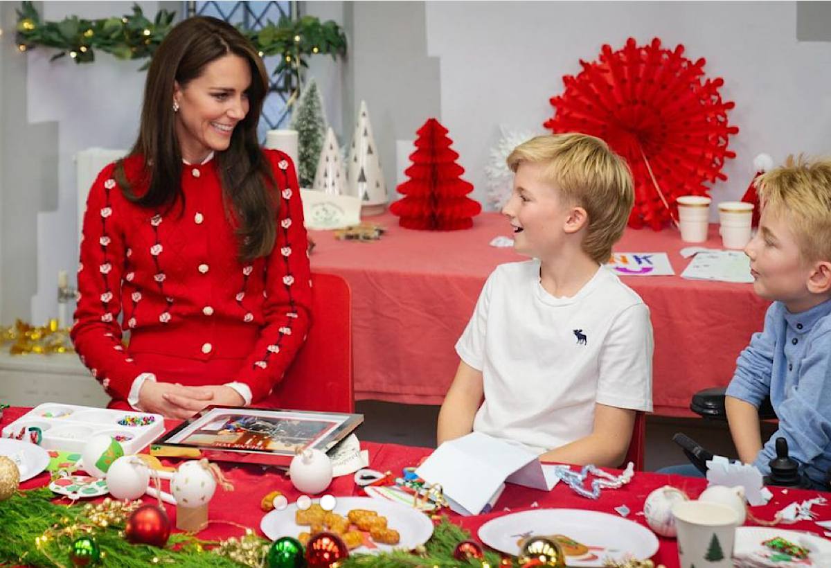 Кейт Міддлтон показала, в якому вбранні завітала на різдвяне чаювання (фото)