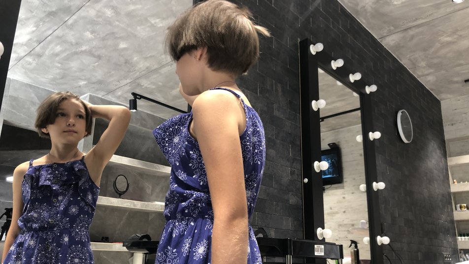 10-летняя школьница снова передала ВСУ 10 тысяч гривен: "когда будет победа, я себе еще насобираю"