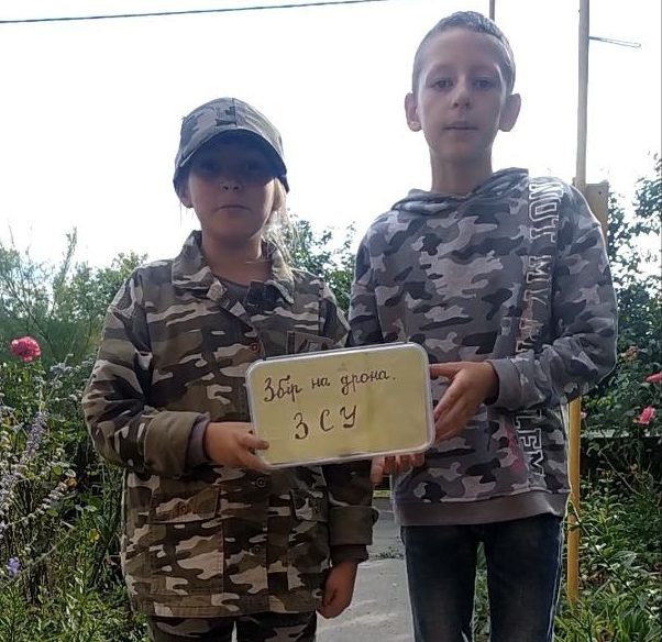 "Зрозуміла, що таке ненависть": дев'ятирічна донька захисника зібрала величезну суму для ЗСУ