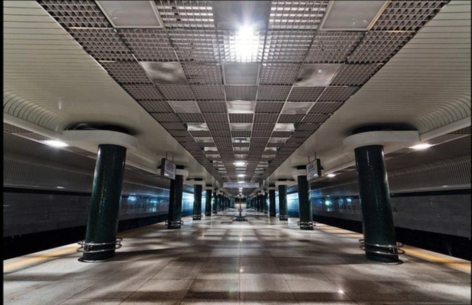 Атмосферно и красиво. Смотрите, как выглядят станции метро Киева ночью