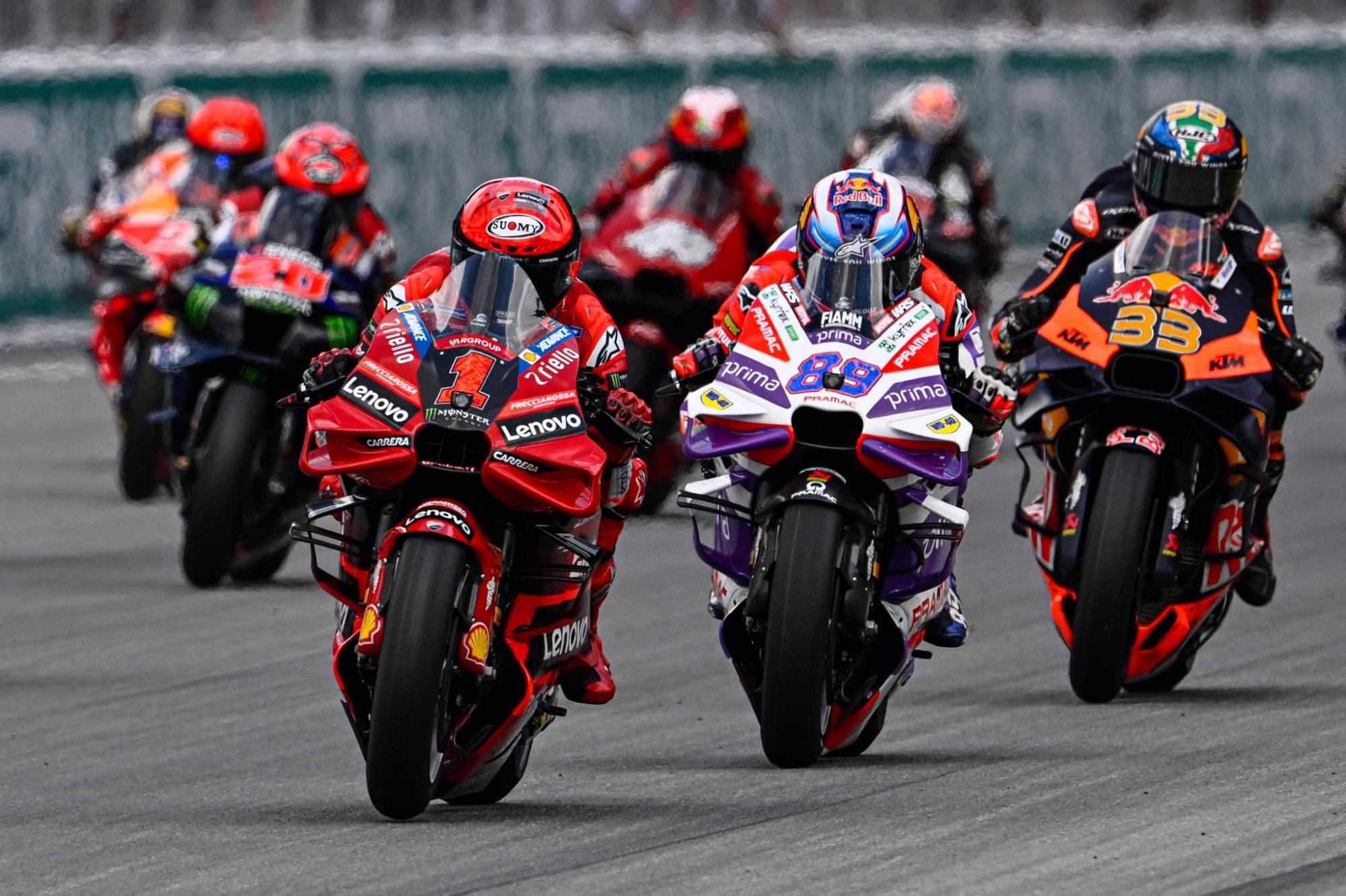 Формула-1 в неоні, вояж НХЛ до Європи та іспит Нідерландів: анонс вихідних у спорті