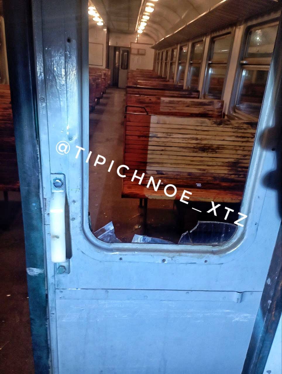 Потяги Укрзалізниці трощать підлітки: з'явилися нові фото після малолітніх вандалів