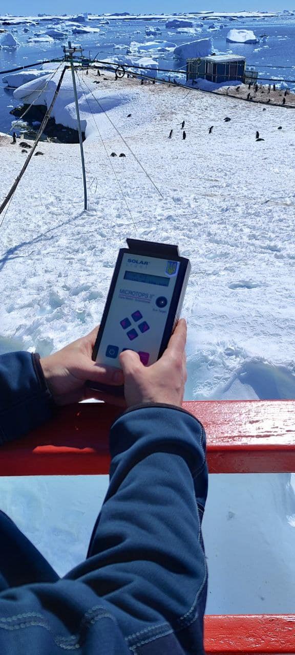 Украинские полярники показали "белые ночи" в Антарктиде: невероятные фото