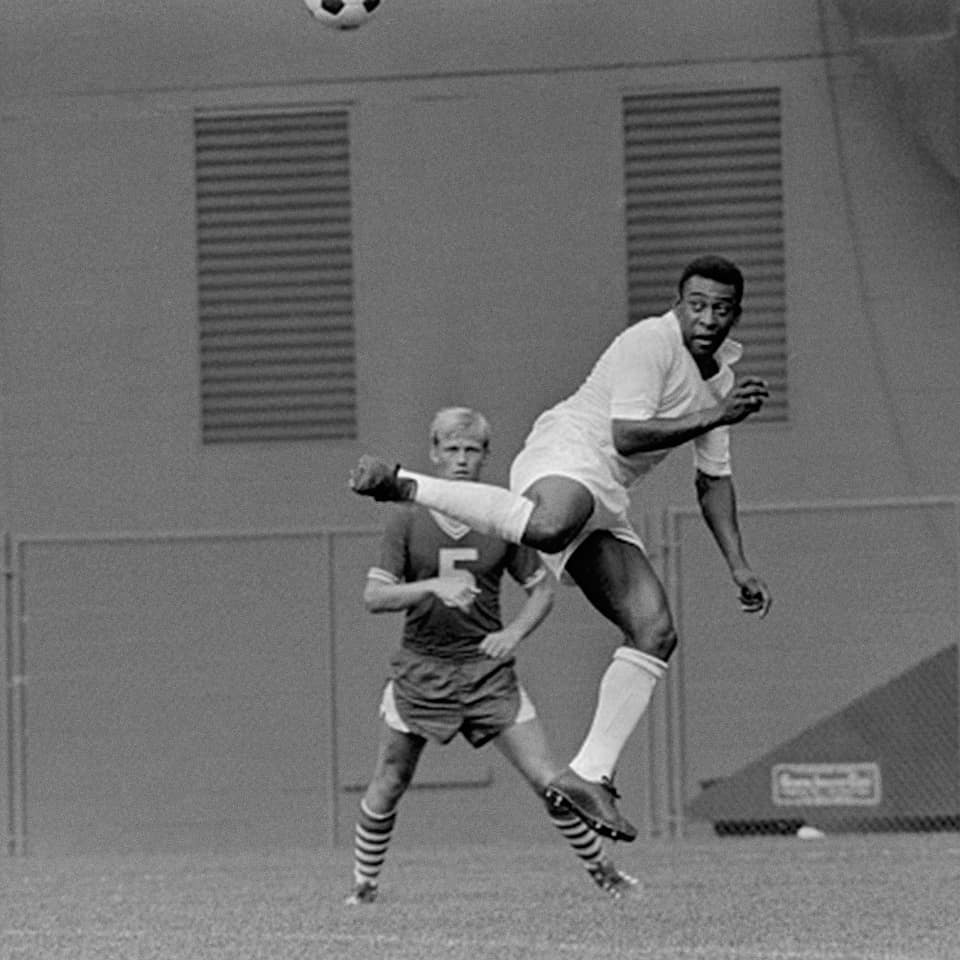 Помер легендарний Пеле: яскраві фото і відео з життя короля футболу