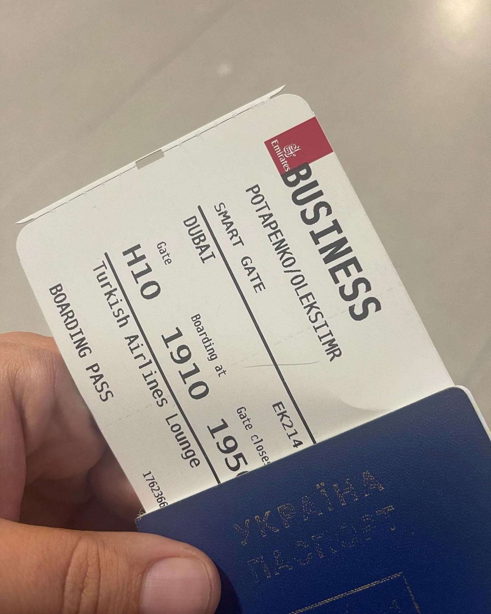 Украинский телеведущий посмеялся над Потапом, который заявил, что летит бизнес-классом из США в Дубай (фото)