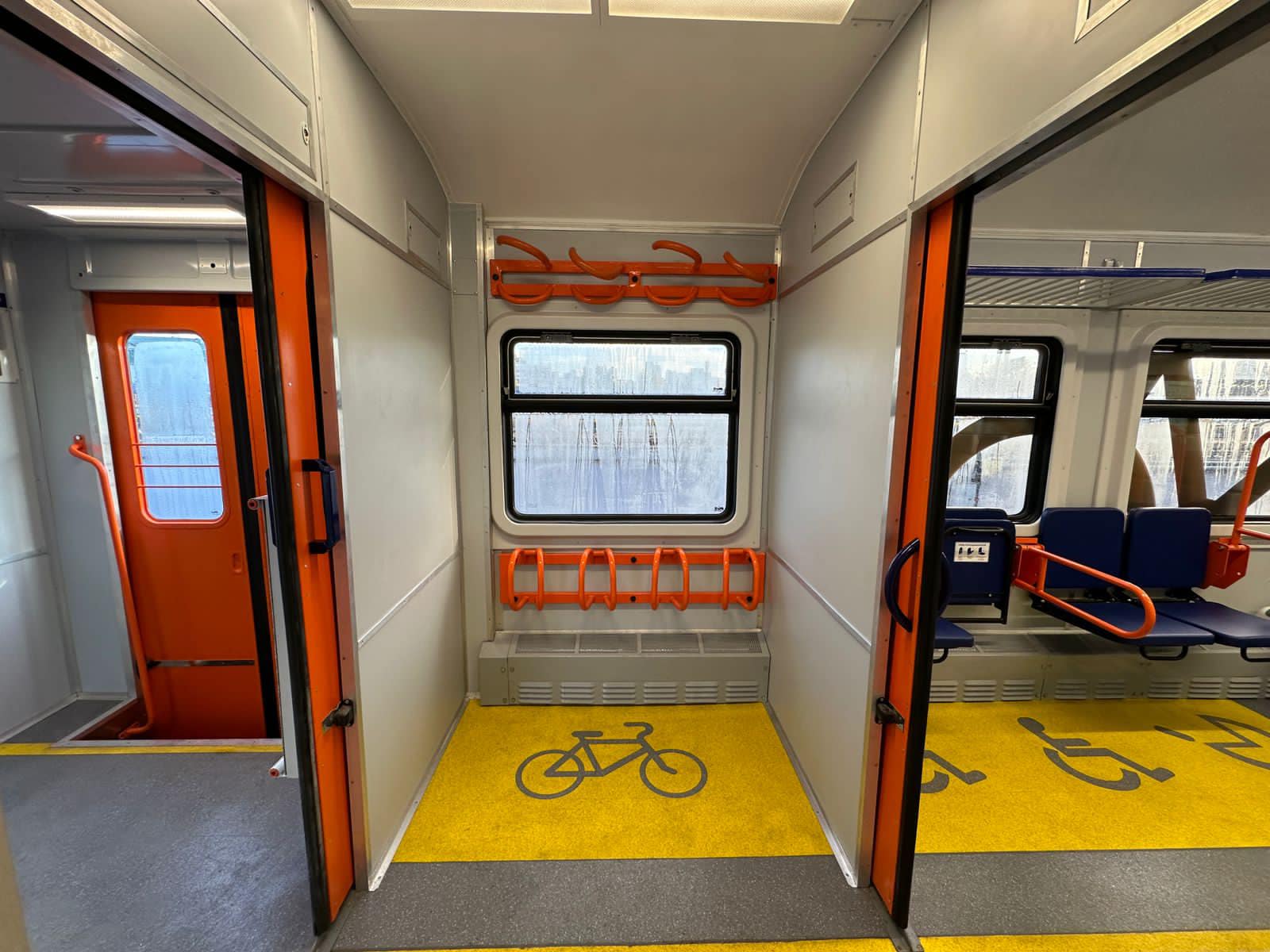 Народжений в Луганську. "Укрзалізниця" оновила знаменитий поїзд (фото)