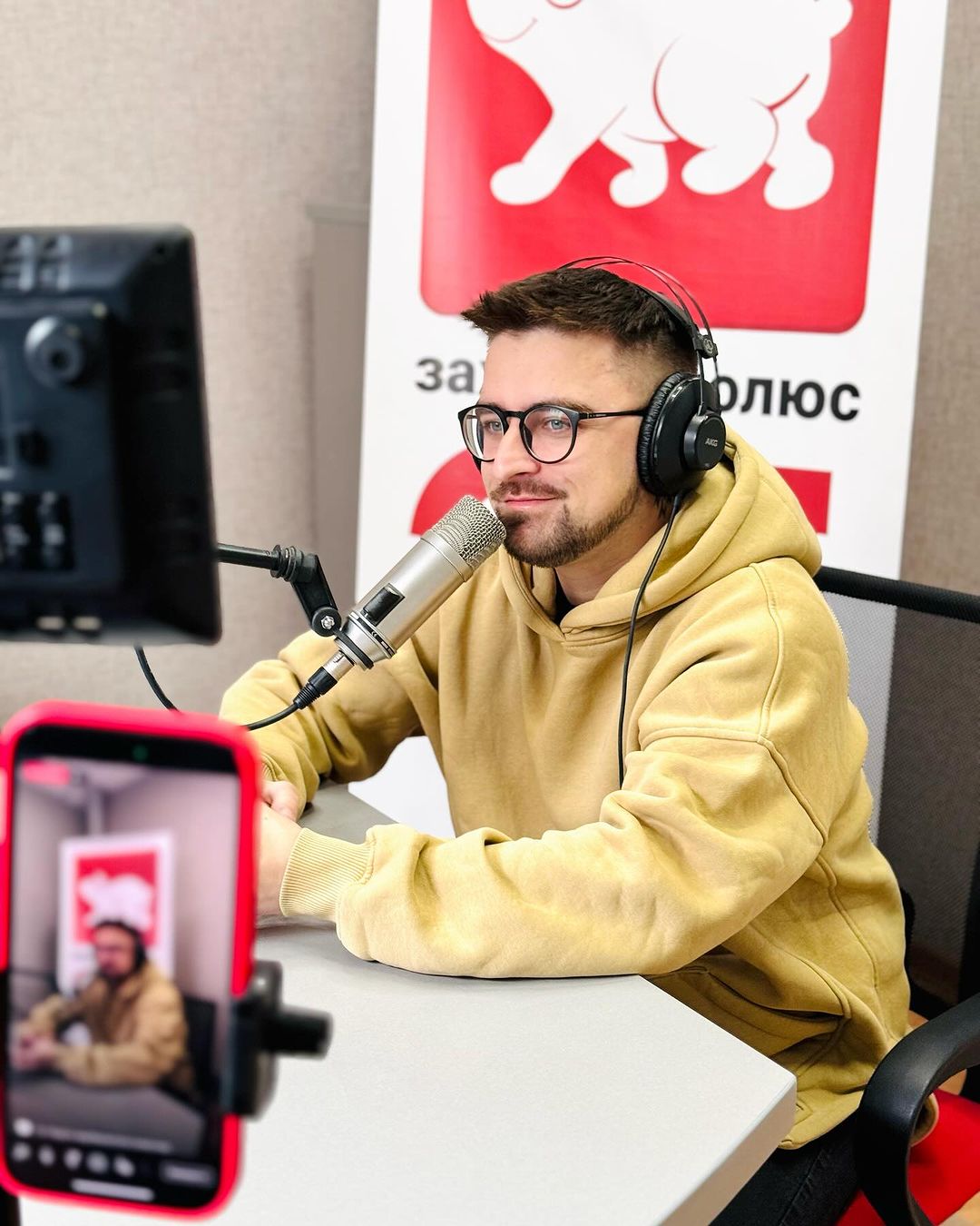 Відомий співак чесно розповів про свої доходи: "З виступів майже не заробляю"