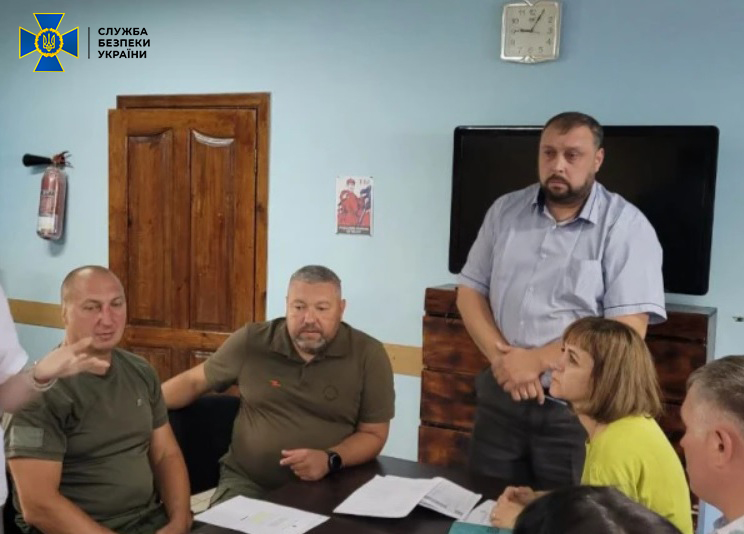 СБУ повідомила про підозру гауляйтеру Лисичанська та його "заступнику"