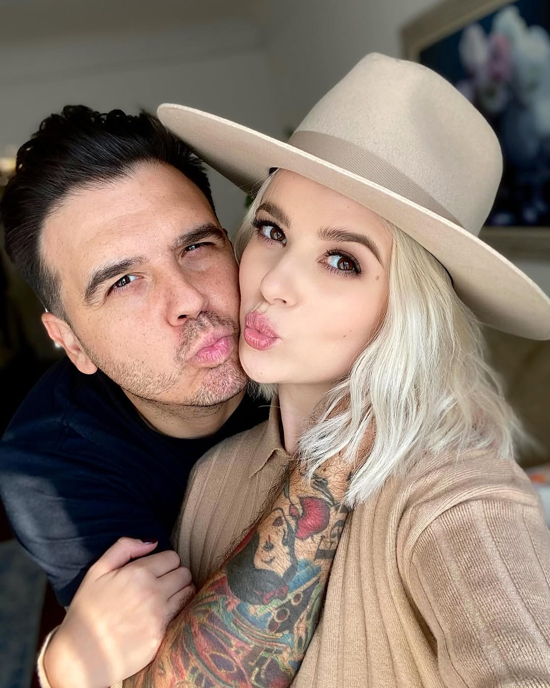 "До сліз". Міка Ньютон чесно сказала, чи планує дітей зі своїм чоловіком-американцем