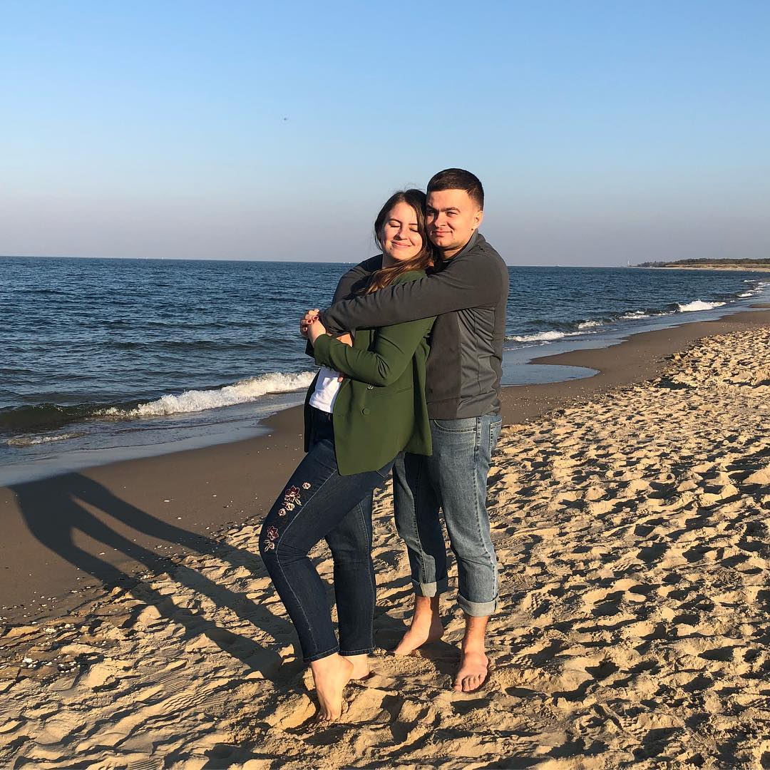 "Перед сном Олексій помив донечці волосся". Що відомо про дружину "Мунфіша" - героя, який віддав життя за Україну