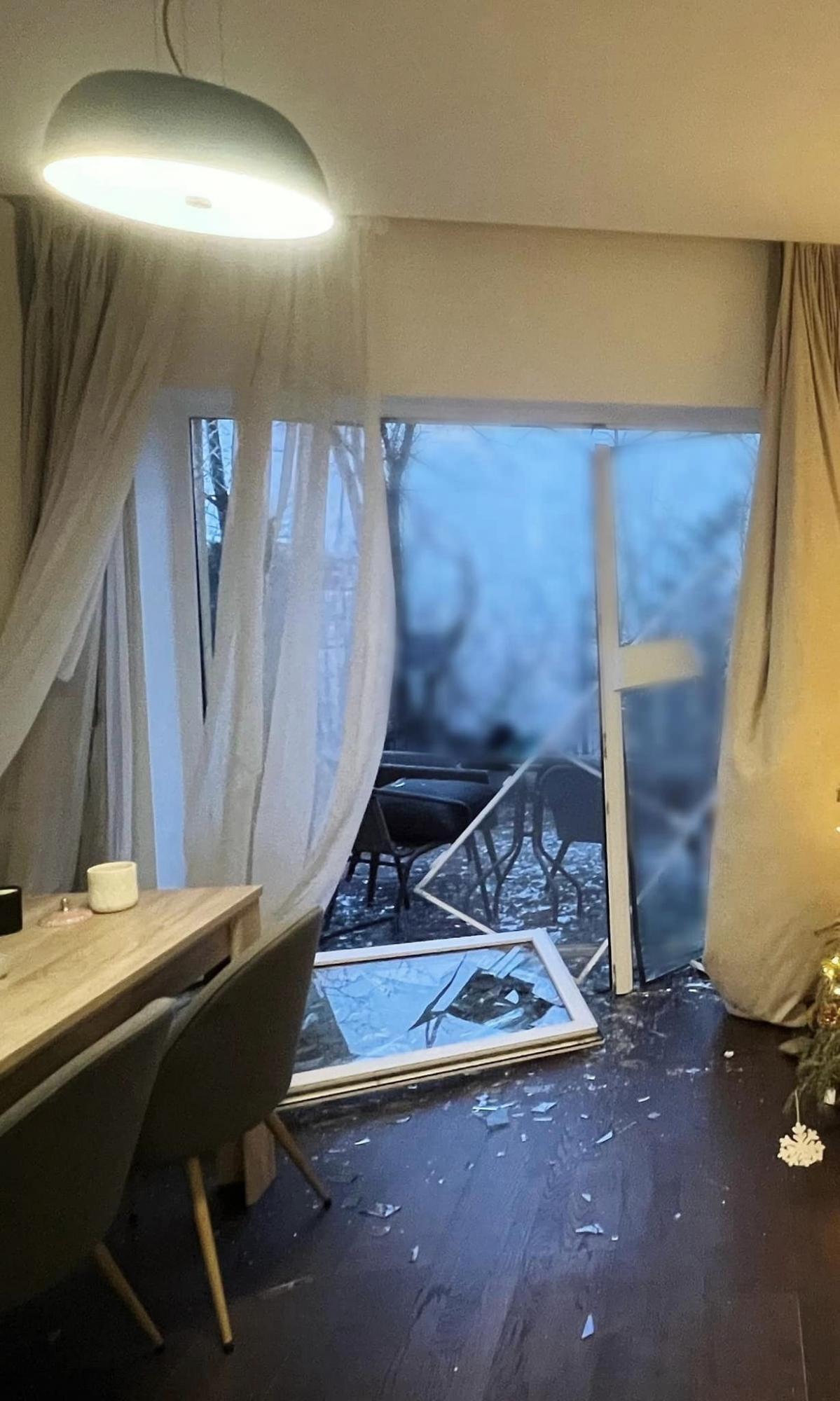 "Запах дыма и ада". В Киеве обломки ракеты растрощили квартиру нардепа Киры Рудык