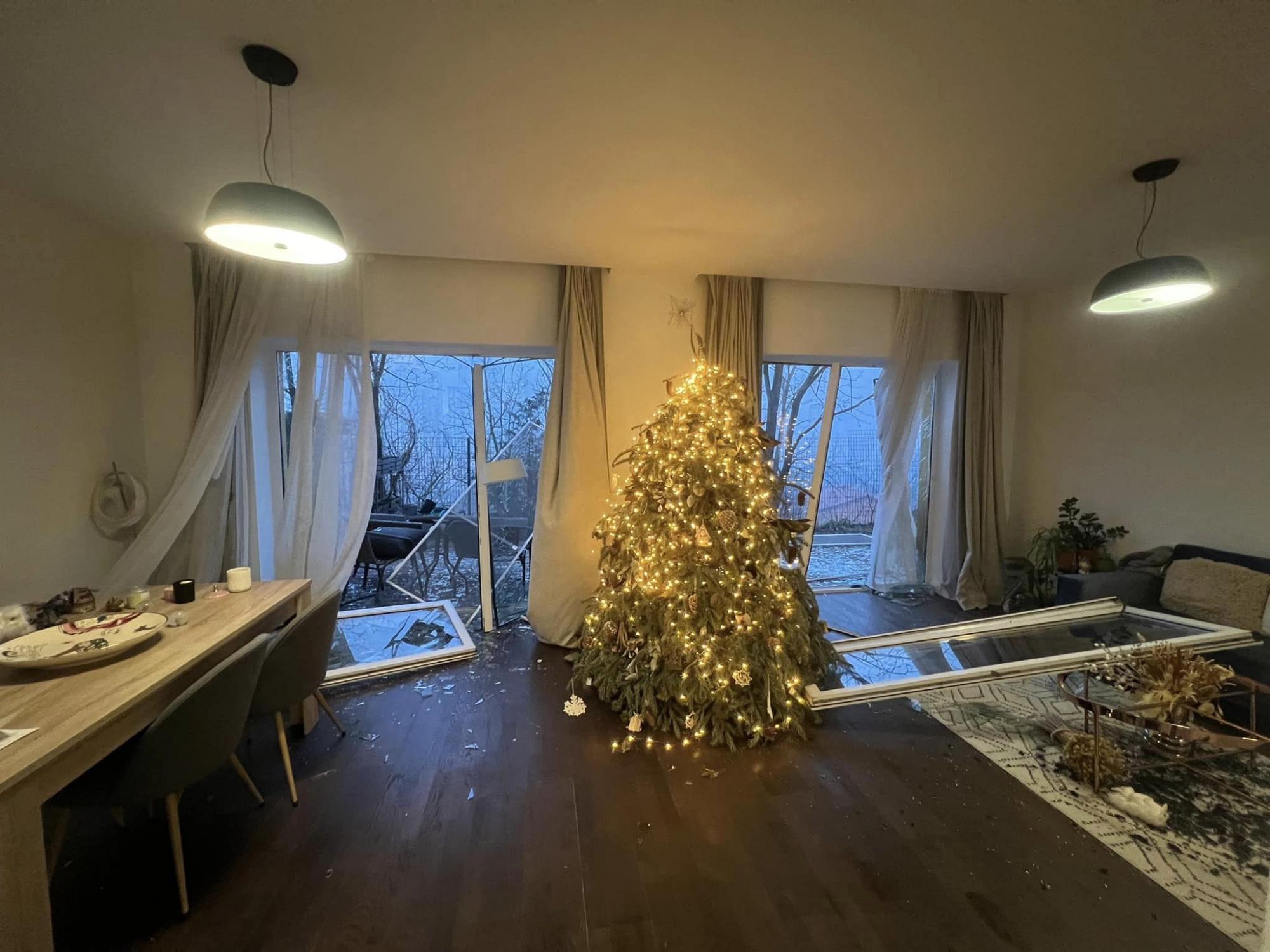 "Запах дыма и ада". В Киеве обломки ракеты растрощили квартиру нардепа Киры Рудык