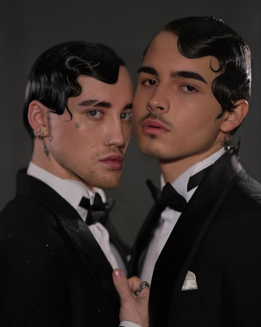 Відомий тіктокер похизувався розкішним подарунком для свого нареченого (відео)