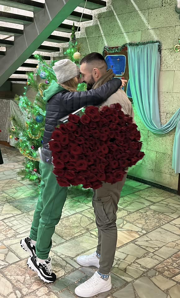 "Настоящие чувства не знают помех". Военная, которую вернули с плена, выходит замуж (фото)