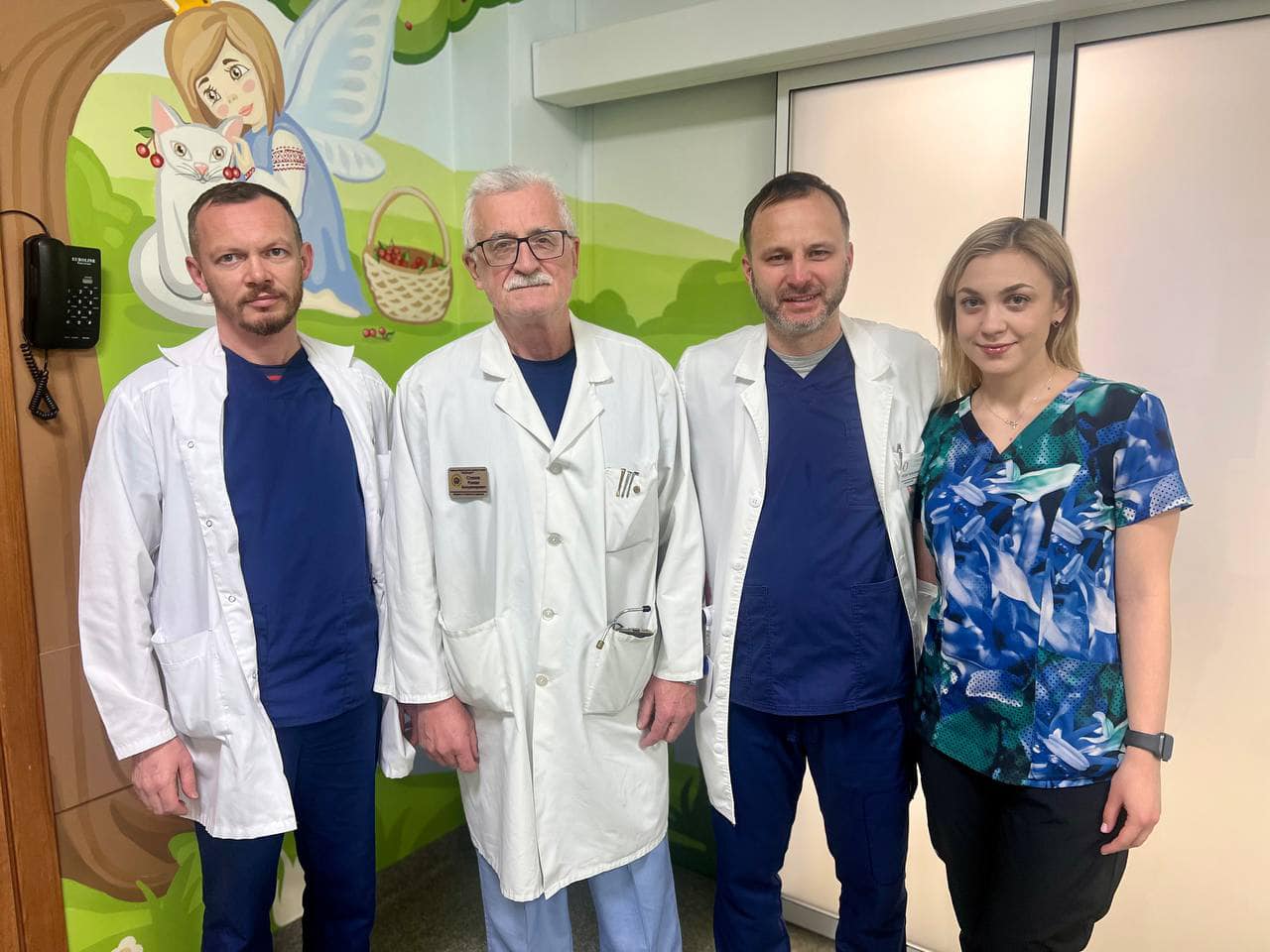 Не могла сходити в туалет 10 днів: у Києві врятували дівчину зі складною патологією