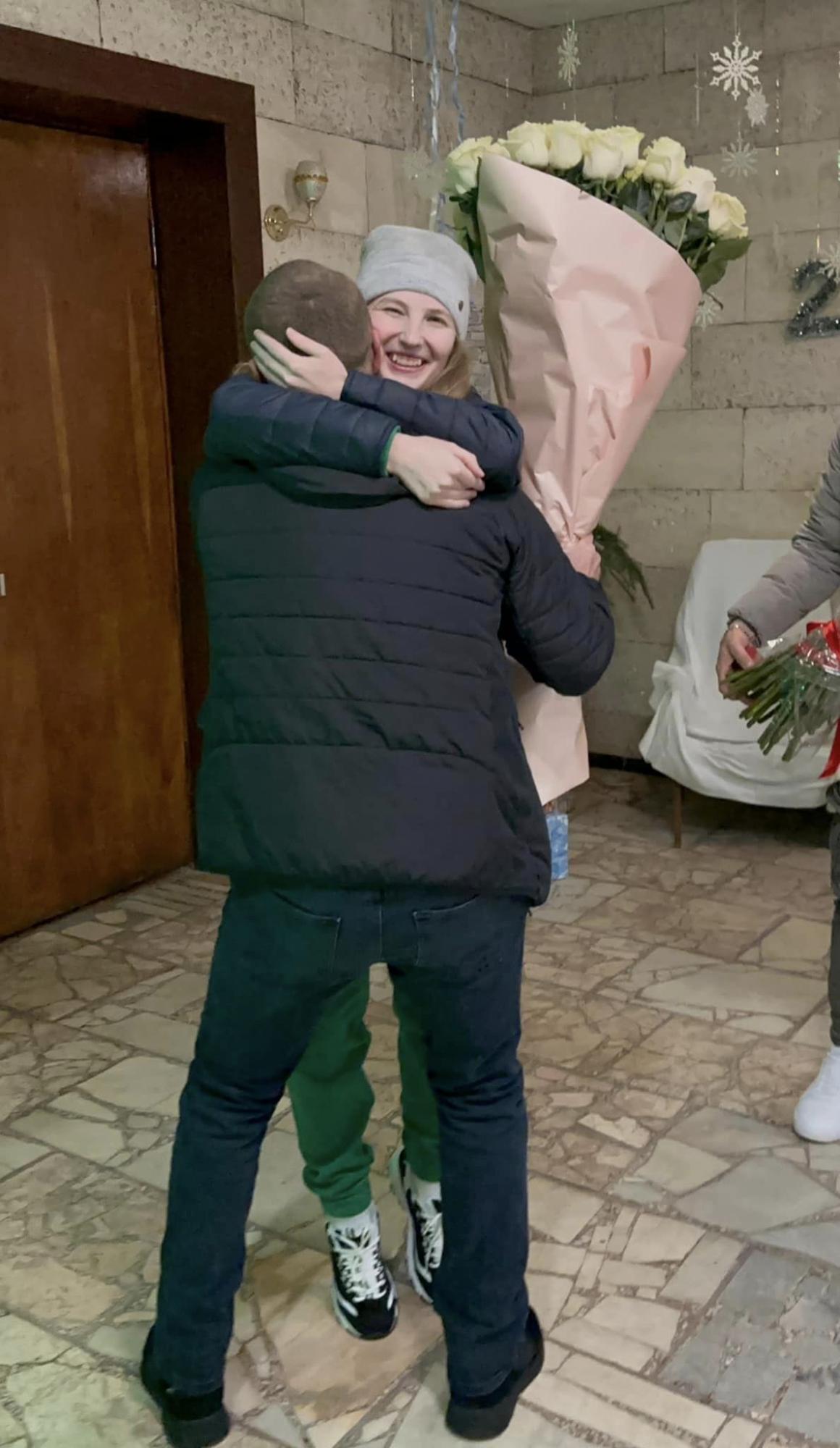 "Настоящие чувства не знают помех". Военная, которую вернули с плена, выходит замуж (фото)