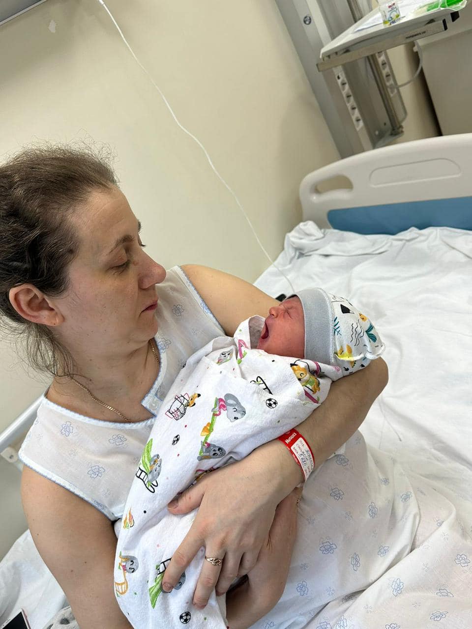 Много девочек! Сколько детей родилось в Киеве в первый день 2024 года (фото)