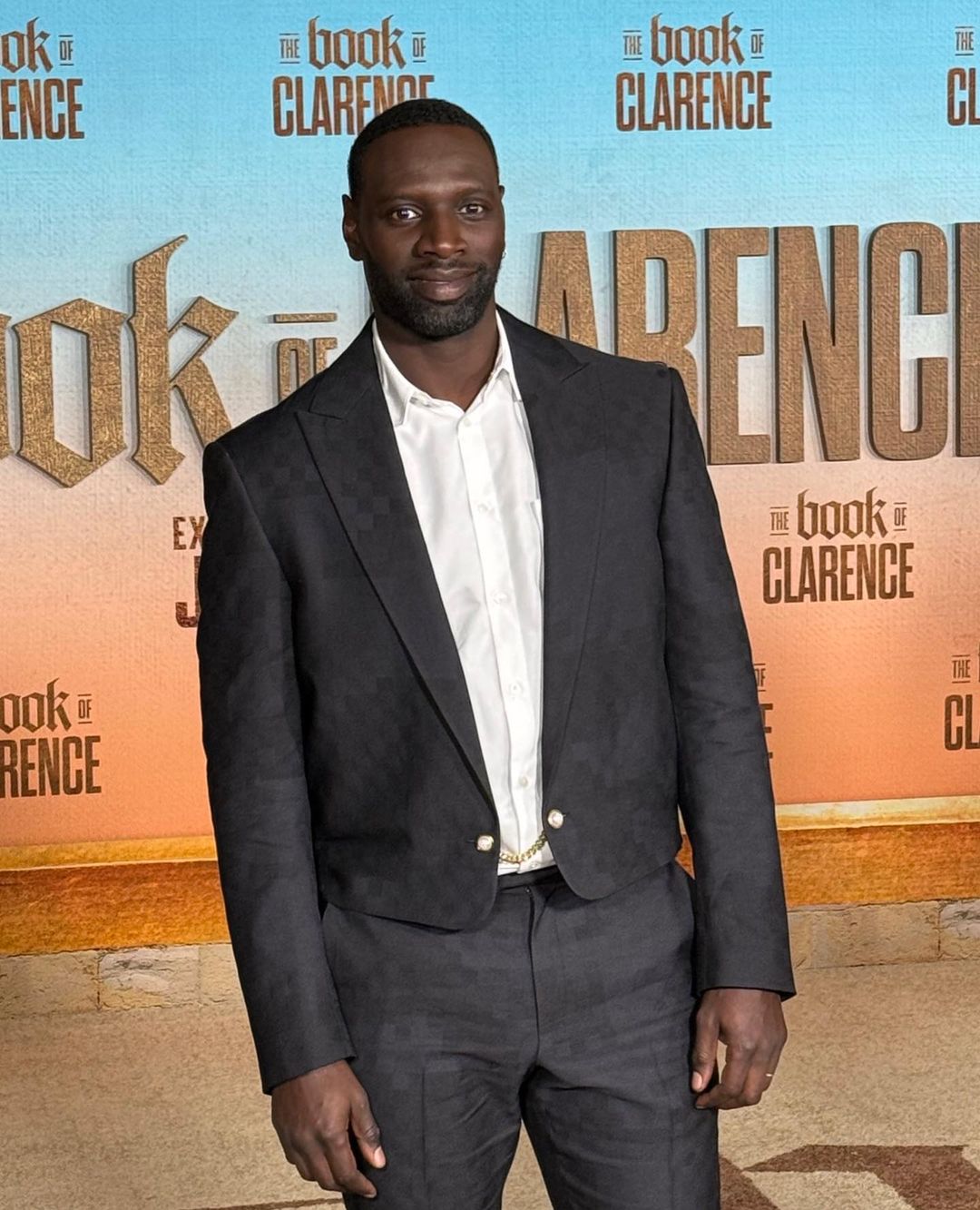 Як зараз виглядає Омар Сі - зірка фільму "1+1" та серіалу "Люпен" (фото)