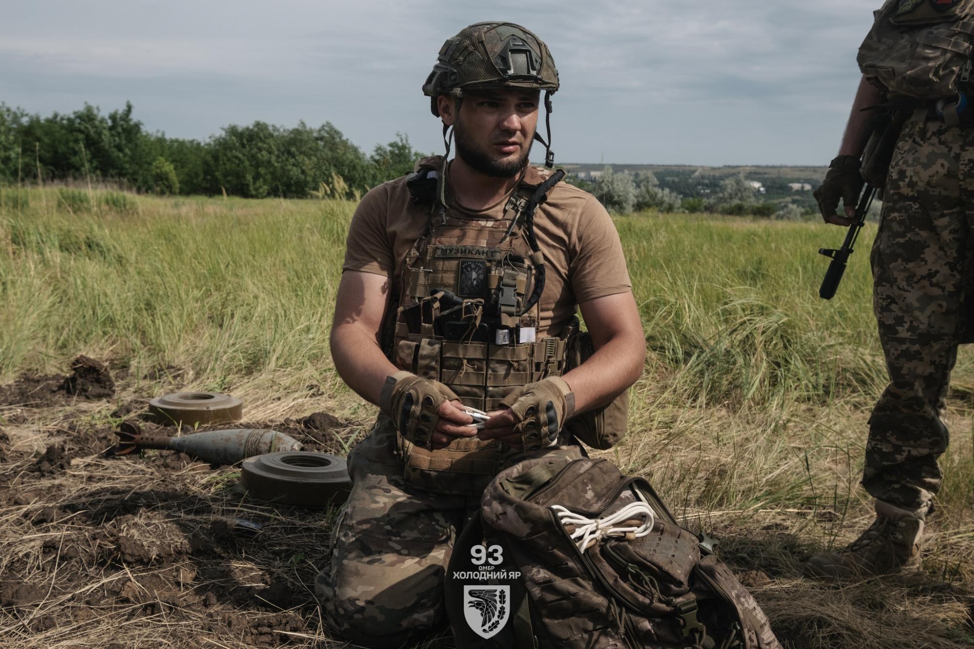 "Знадобляться сотні років". 93 бригада показала, як розміновують Україну: фото