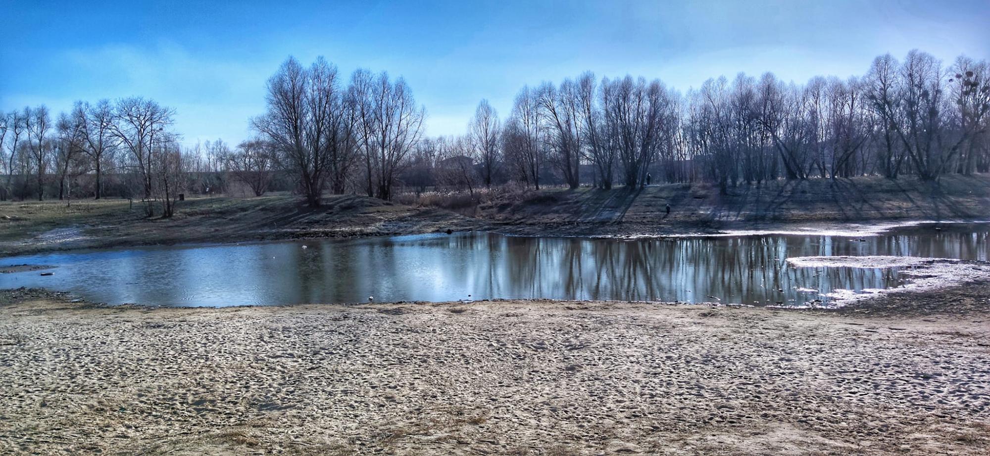 У Києві висохло відоме озеро, яке колись було повноводним (фото)