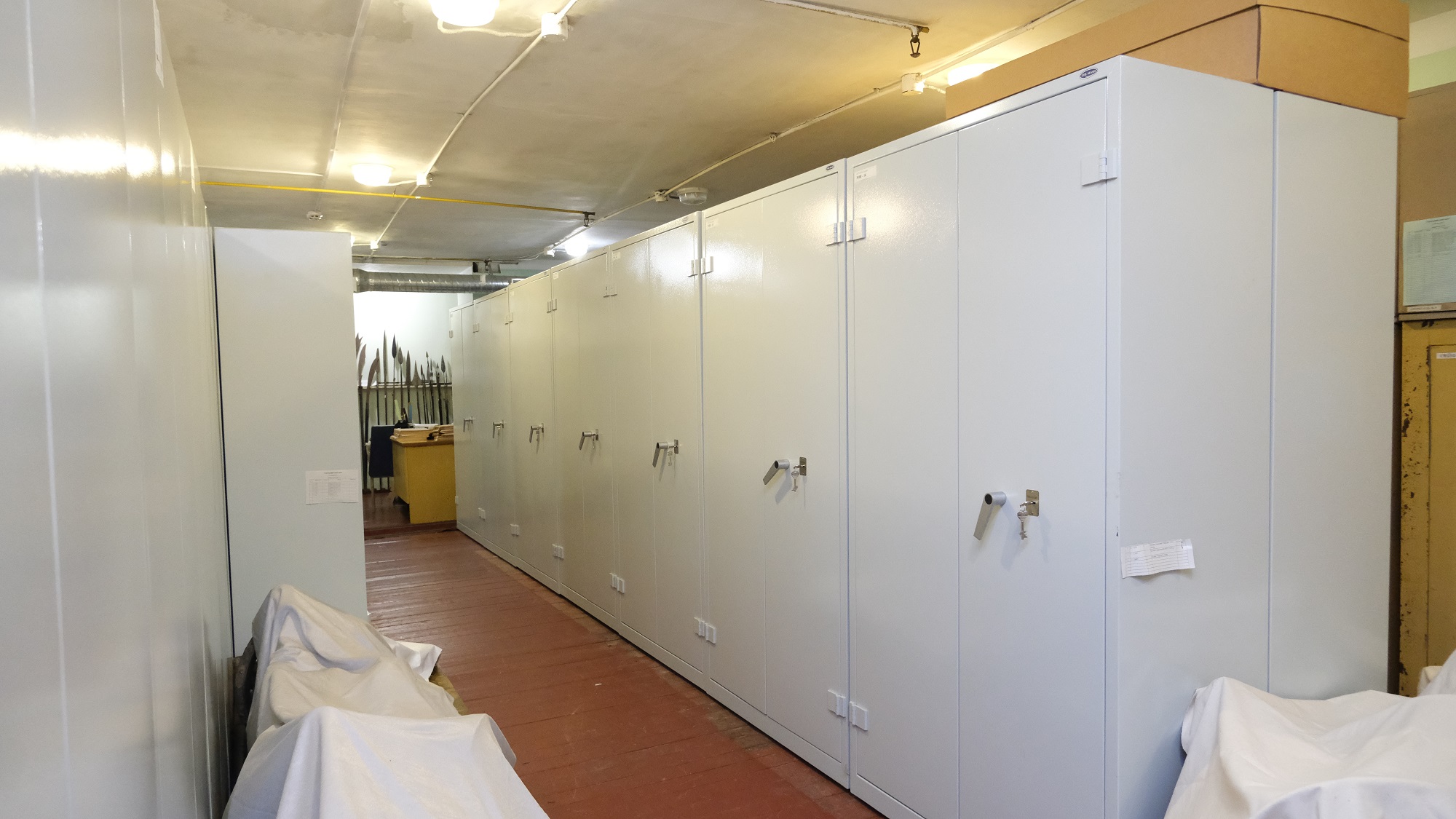 Національний музей історії України показав, як під час війни зберігає цінні експонати (фото)