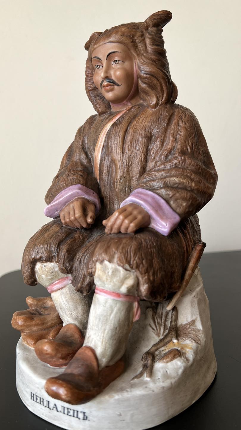 З України намагалися вивезти рідкісні порцелянові реліквії XIX століття (фото)