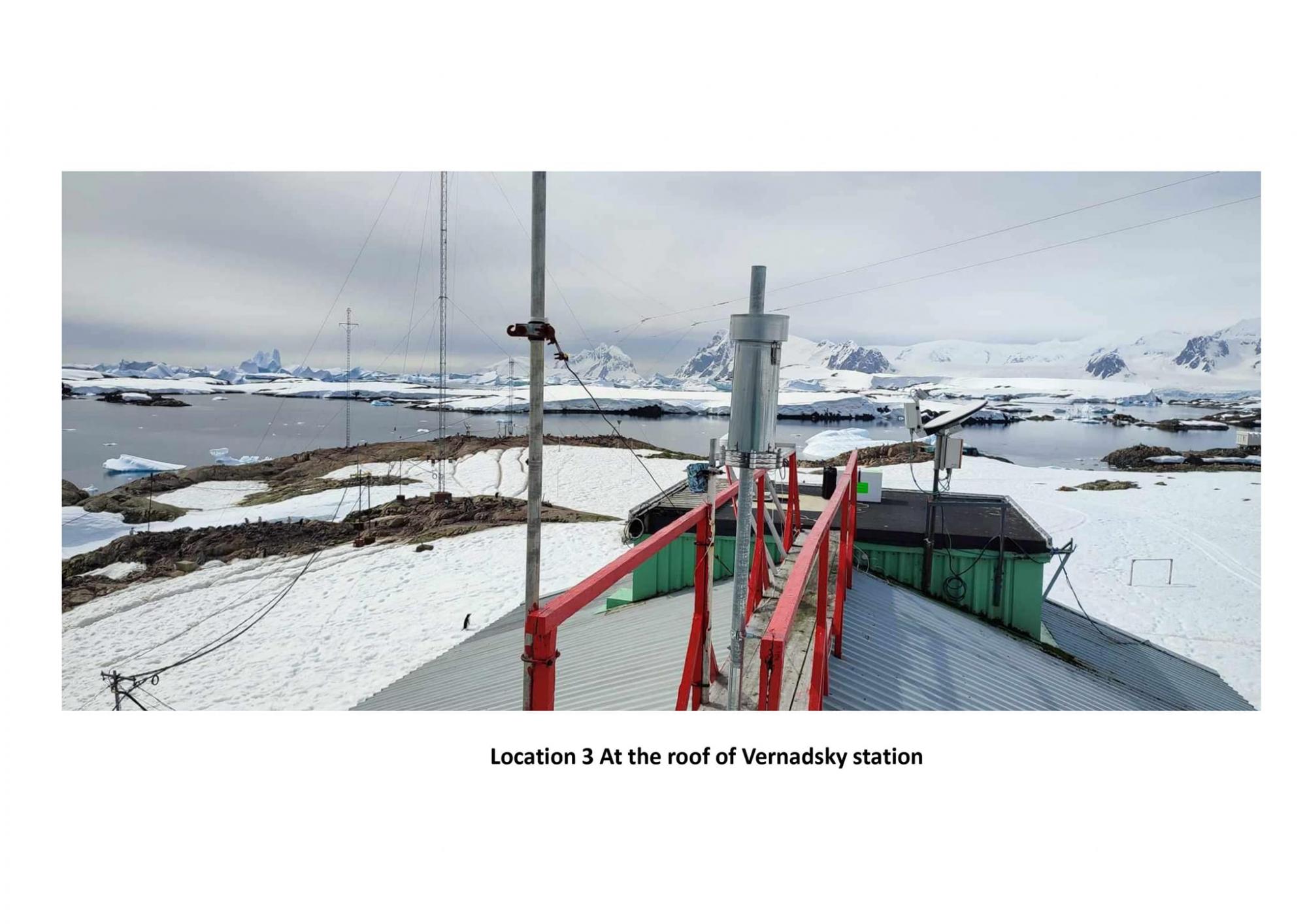 Українські полярники показали "пастки" для повітря: фото загадкових приладів