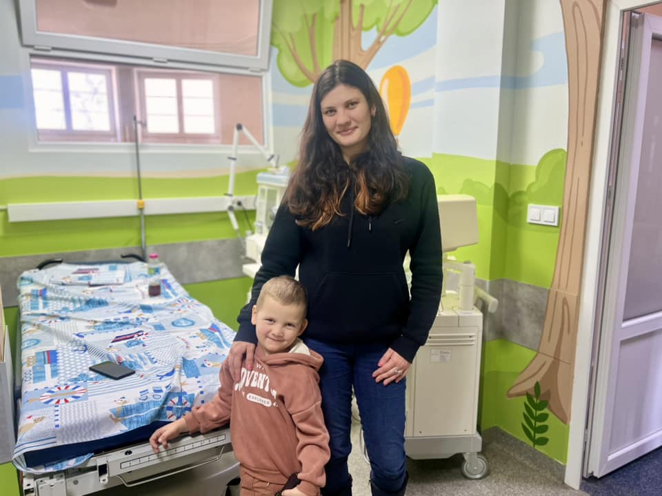 Не міг повноцінно розмовляти, їсти та пити: у Львові врятували 5-річного сина військового