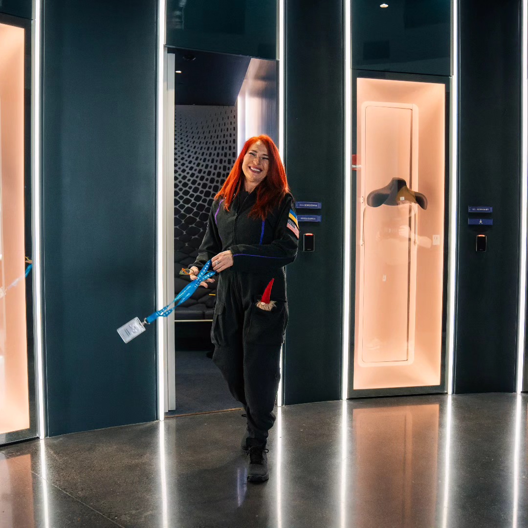 Українка першою вирушить у космос з Virgin Galactic: що про неї відомо (фото)