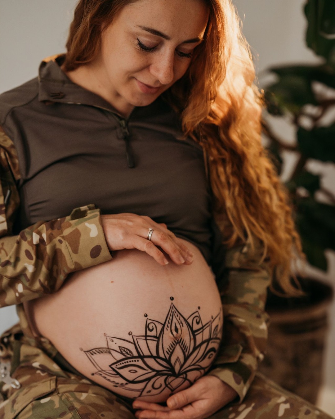 "Настаивала, чтобы не забирали в тыл". Боевая медик была на фронте до восьмого месяца беременности