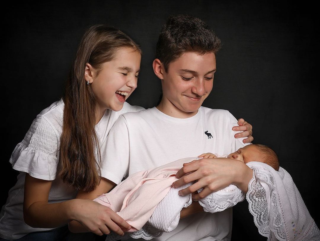 Лілія Подкопаєва замилувала новим фото з чоловіком і дітьми у стильних вишиванках