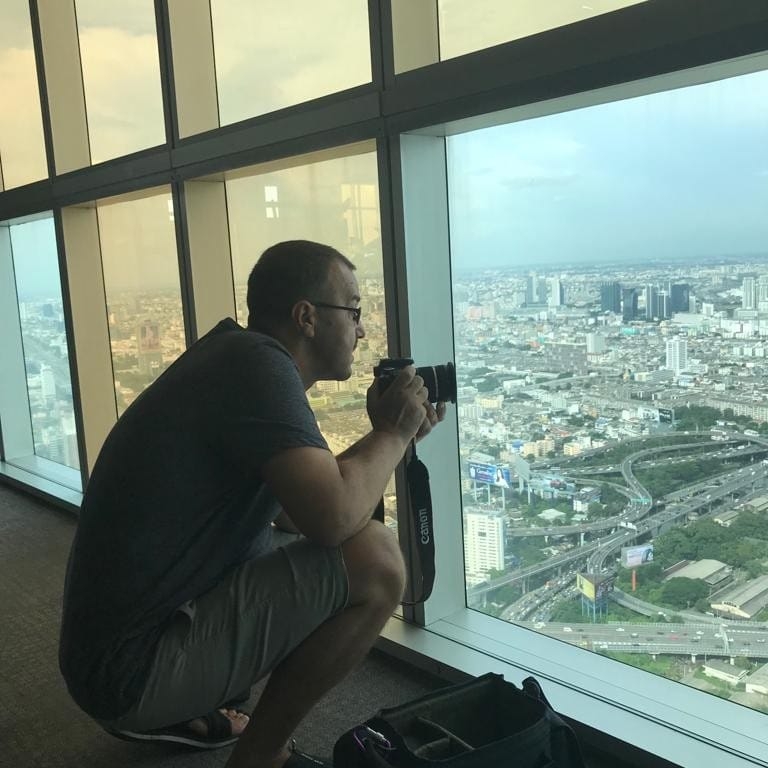 У в'язниці Таїланду знайшли українського альпініста, якого вважали загиблим. Він нічого не знає про війну