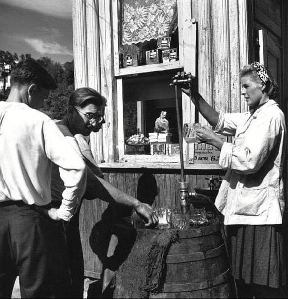 Газети, тютюнові кіоски, Газвода. Як у Києві з'явилися МАФи: історія у фотографіях