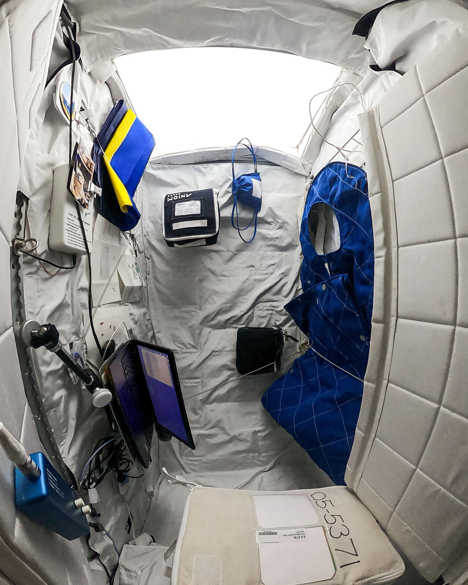 Астронавт показав, як виглядає Міжнародна космічна станція всередині: унікальні фото і відео