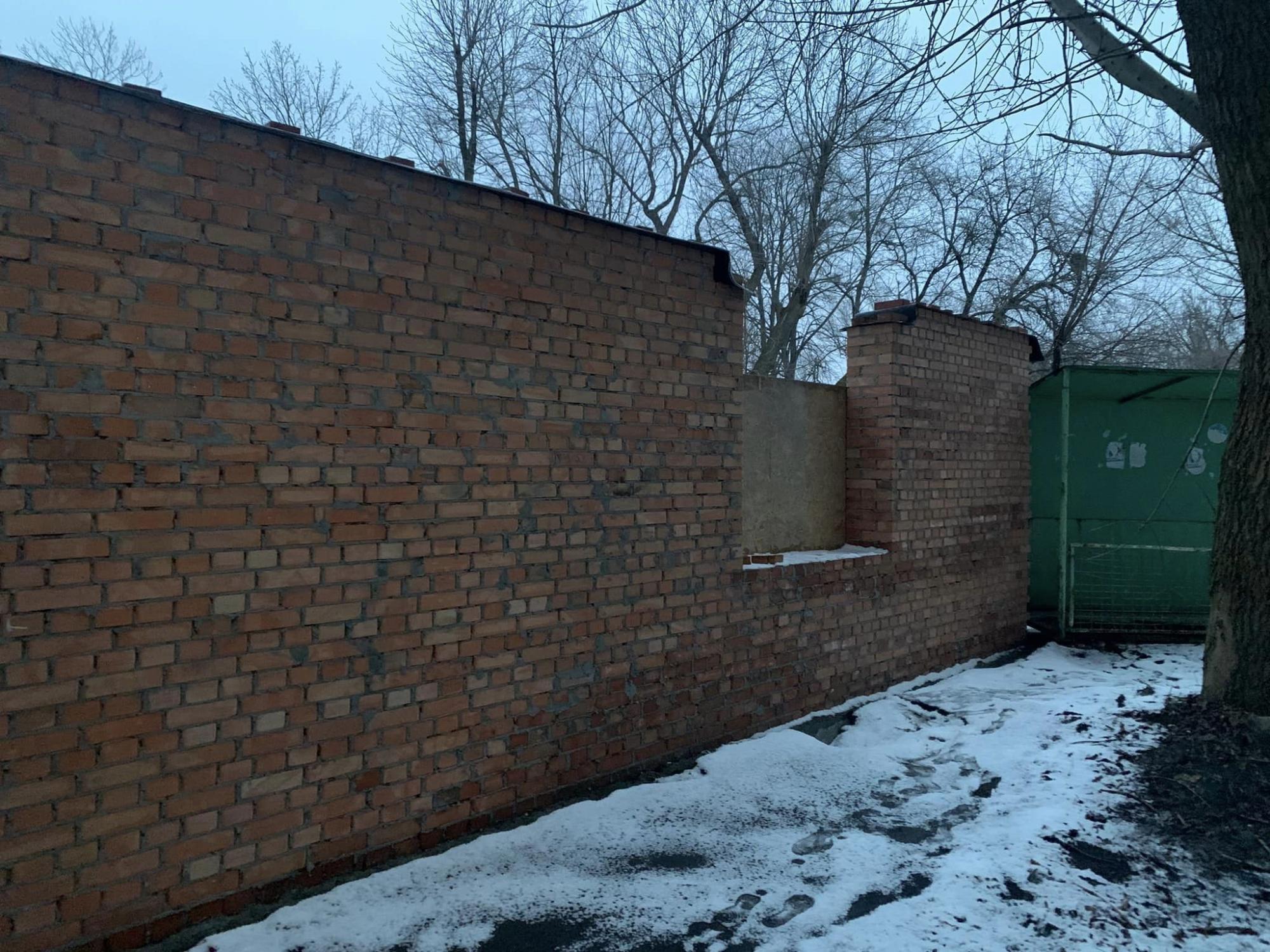 В Киеве под видом ремонта разбирают фундамент дворца ХVIII века (фото)