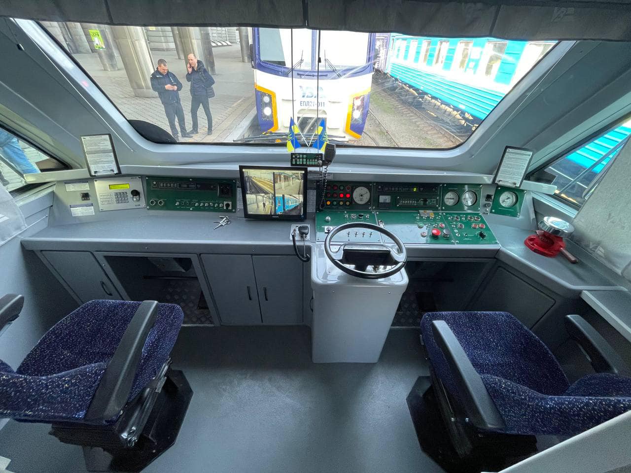 Укрзалізниця запустила оновлені електропоїзди: куди курсуватимуть і як виглядають (фото)