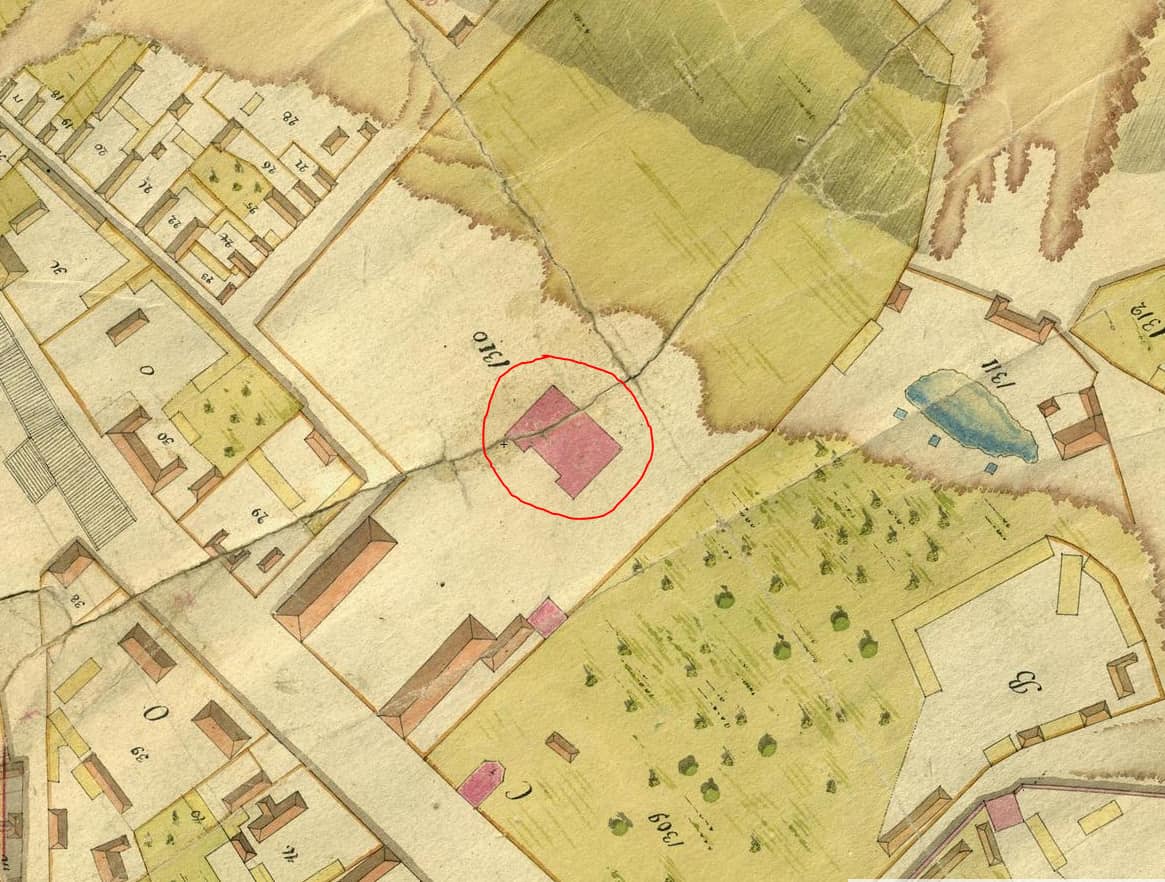 В Киеве под видом ремонта разбирают фундамент дворца ХVIII века (фото)