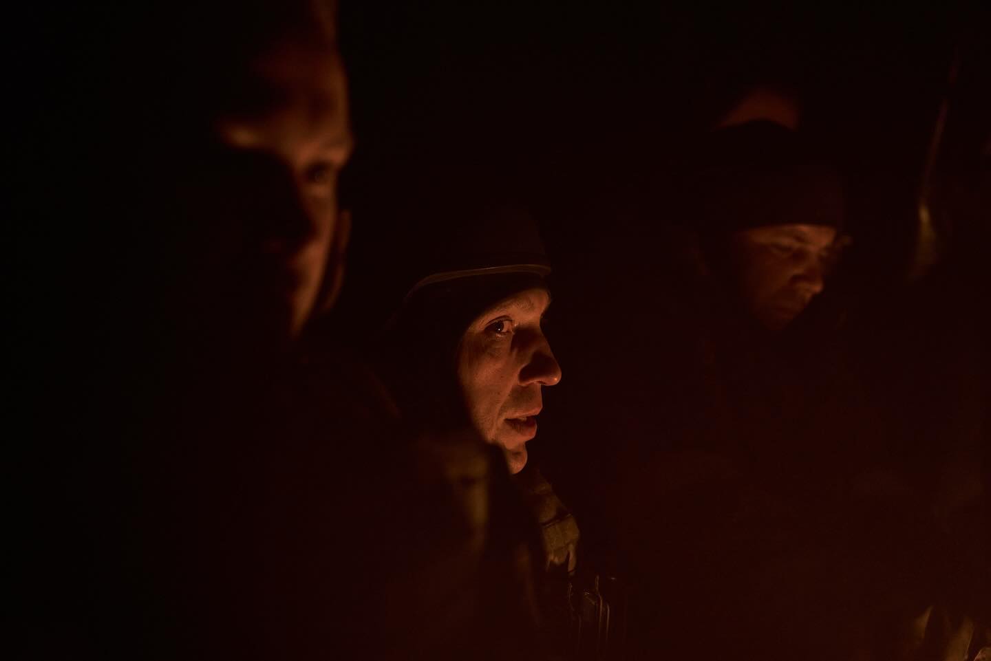 Фотографи показали, як наші воїни штурмують позиції росіян під Куп'янськом: вражаючі кадри