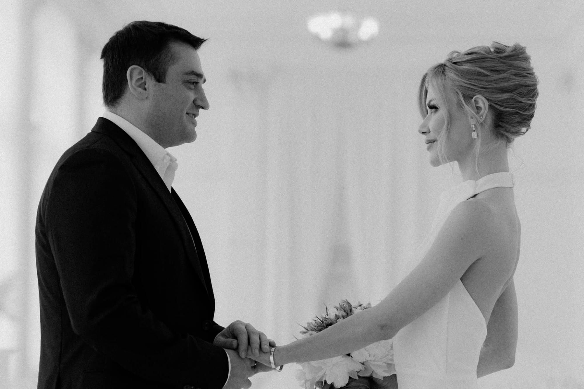 Міс Україна Всесвіт-2022 Вікторія Апанасенко вперше показала кадри з таємного весілля