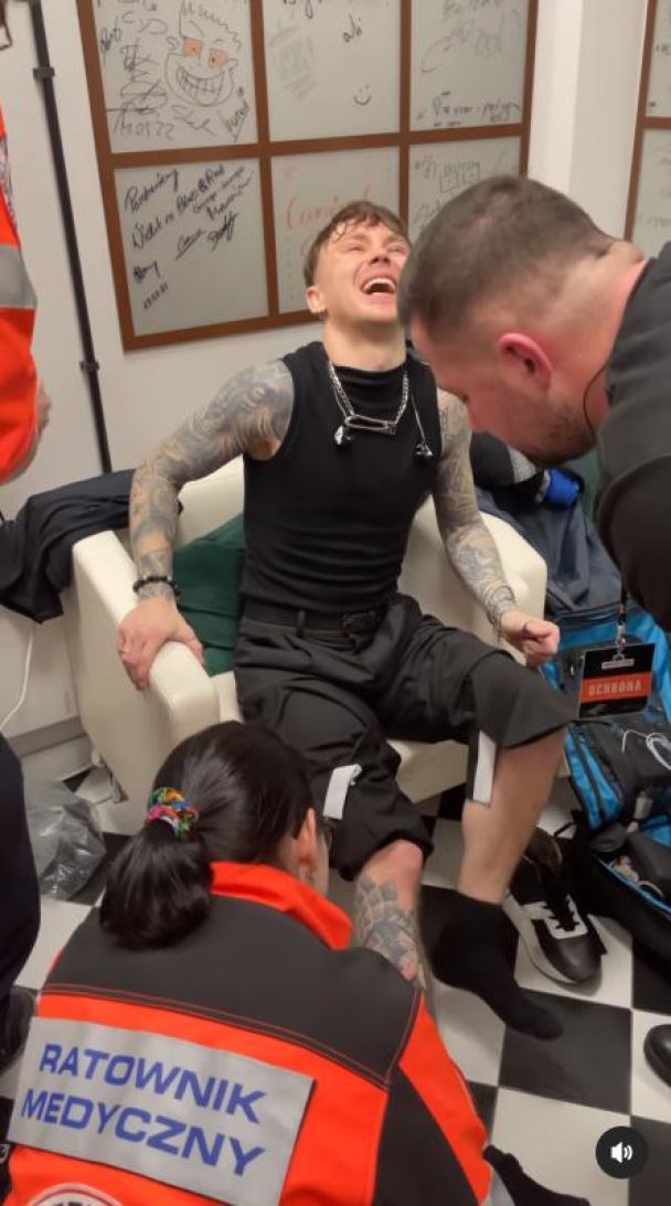 Артем Пивоваров отримав травму під час концерту у Польщі: що сталося з артистом