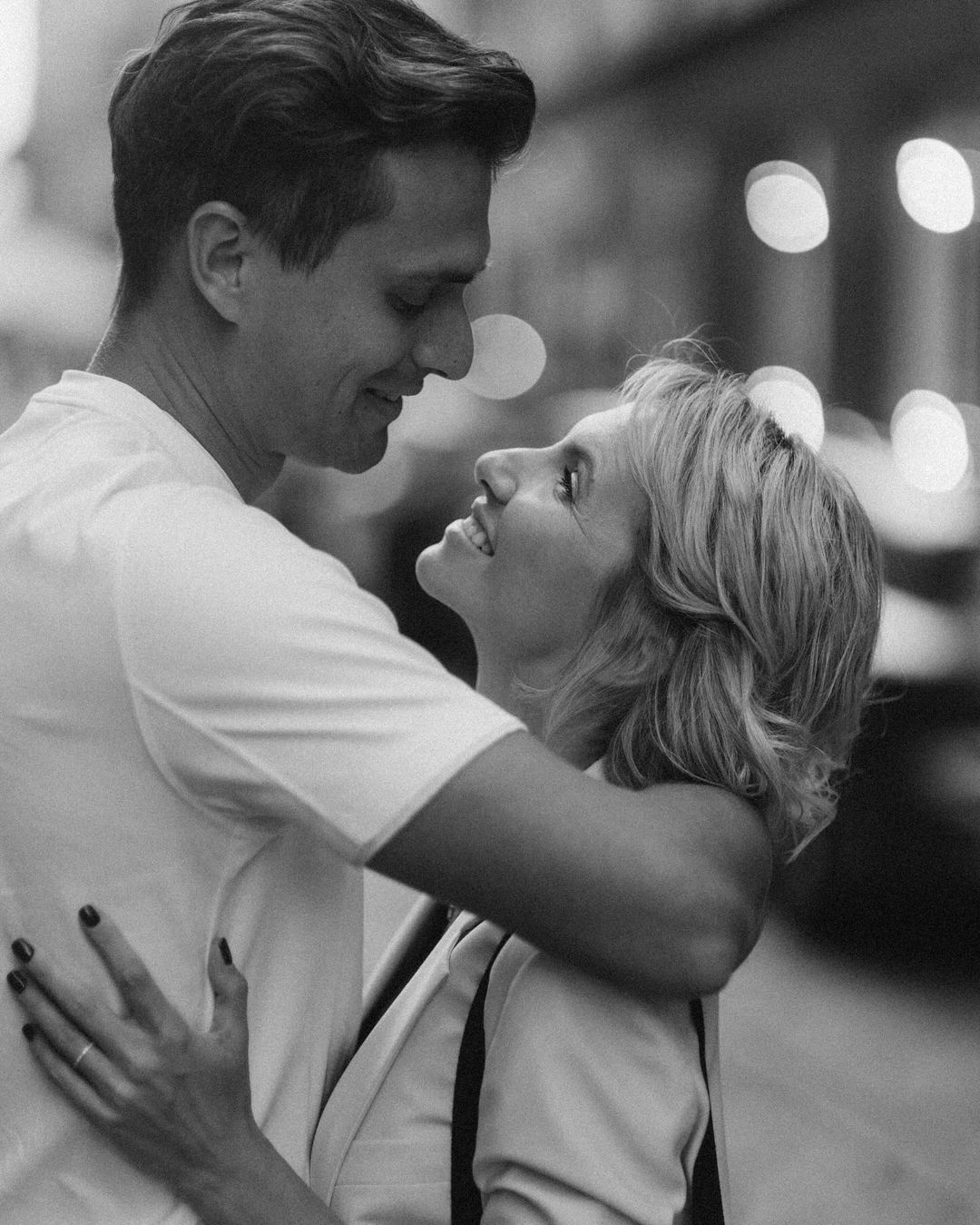 Дружина Скічка привітала його з річницею весілля та показала архівні святкові кадри