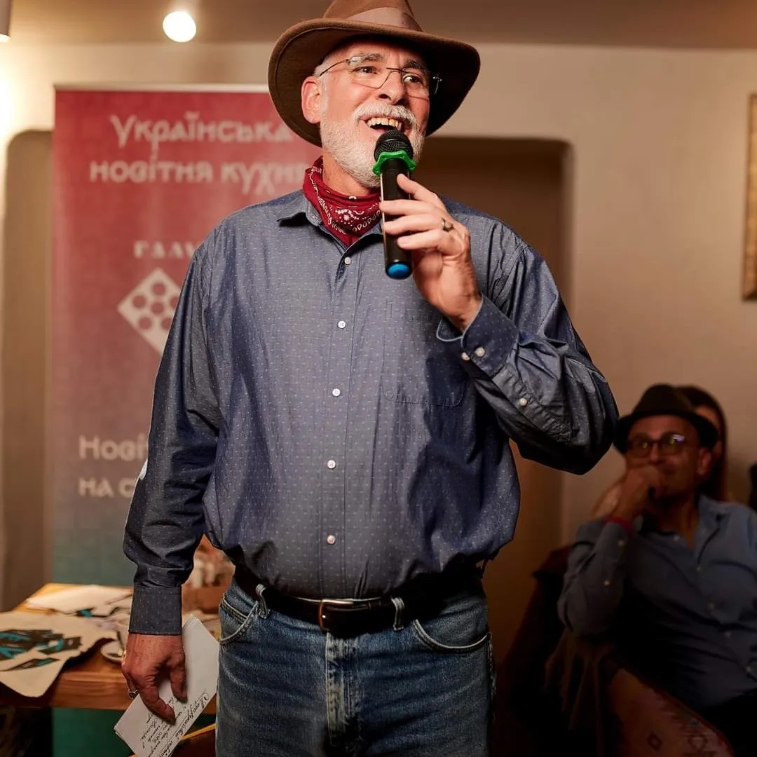 Волонтер Майк Вілсон: Син мені сказав – приїхати в Україну під час війни було найкрутішим, що я колись робив