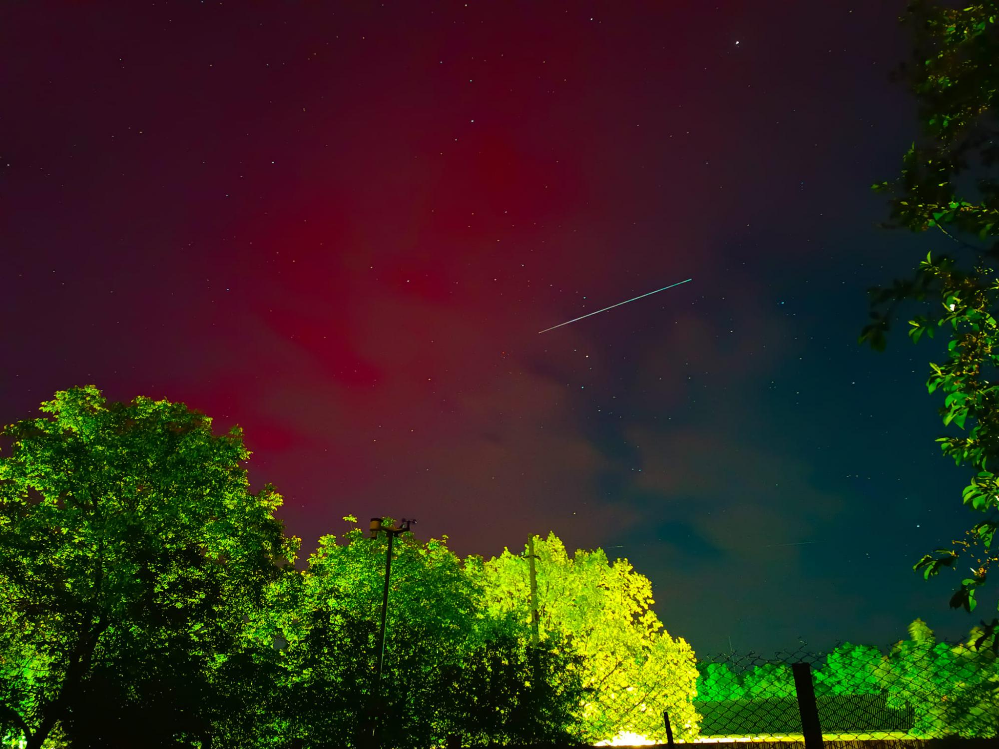 Над Украиной появилось северное сияние: невероятные фото