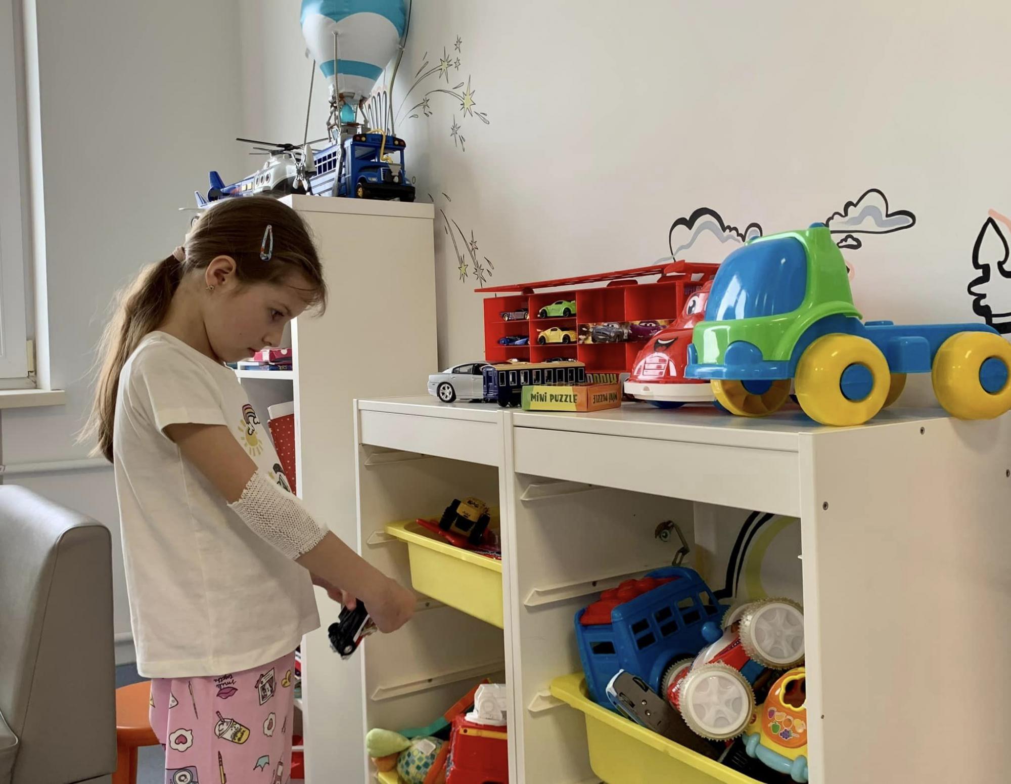 Випила миючий засіб: у Львові врятували дівчинку, яка 6 років не могла їсти