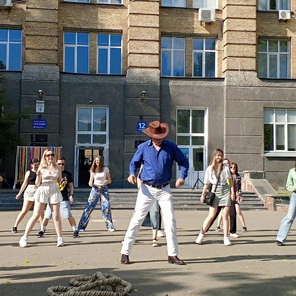 Волонтер Майк Вілсон: Син мені сказав – приїхати в Україну під час війни було найкрутішим, що я колись робив