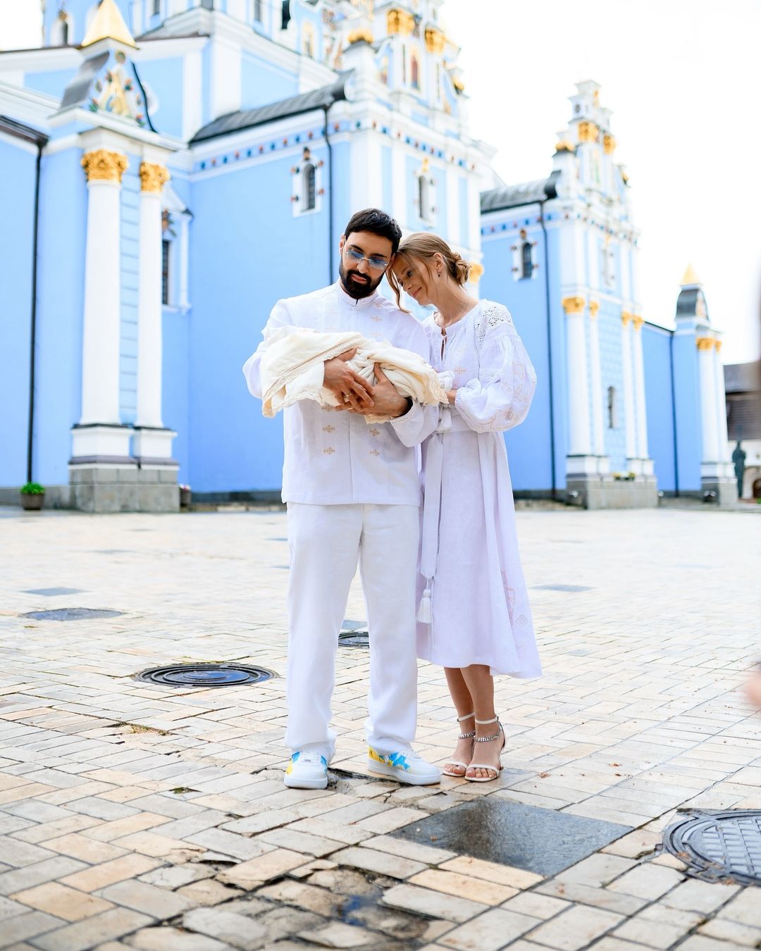 Дружина Віталія Козловського зворушливо привітала маму з днем народження: як виглядає теща співака