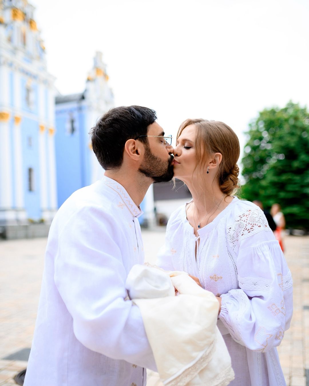 "Готова була подавати набої": Козловський пригадав початок стосунків з дружиною