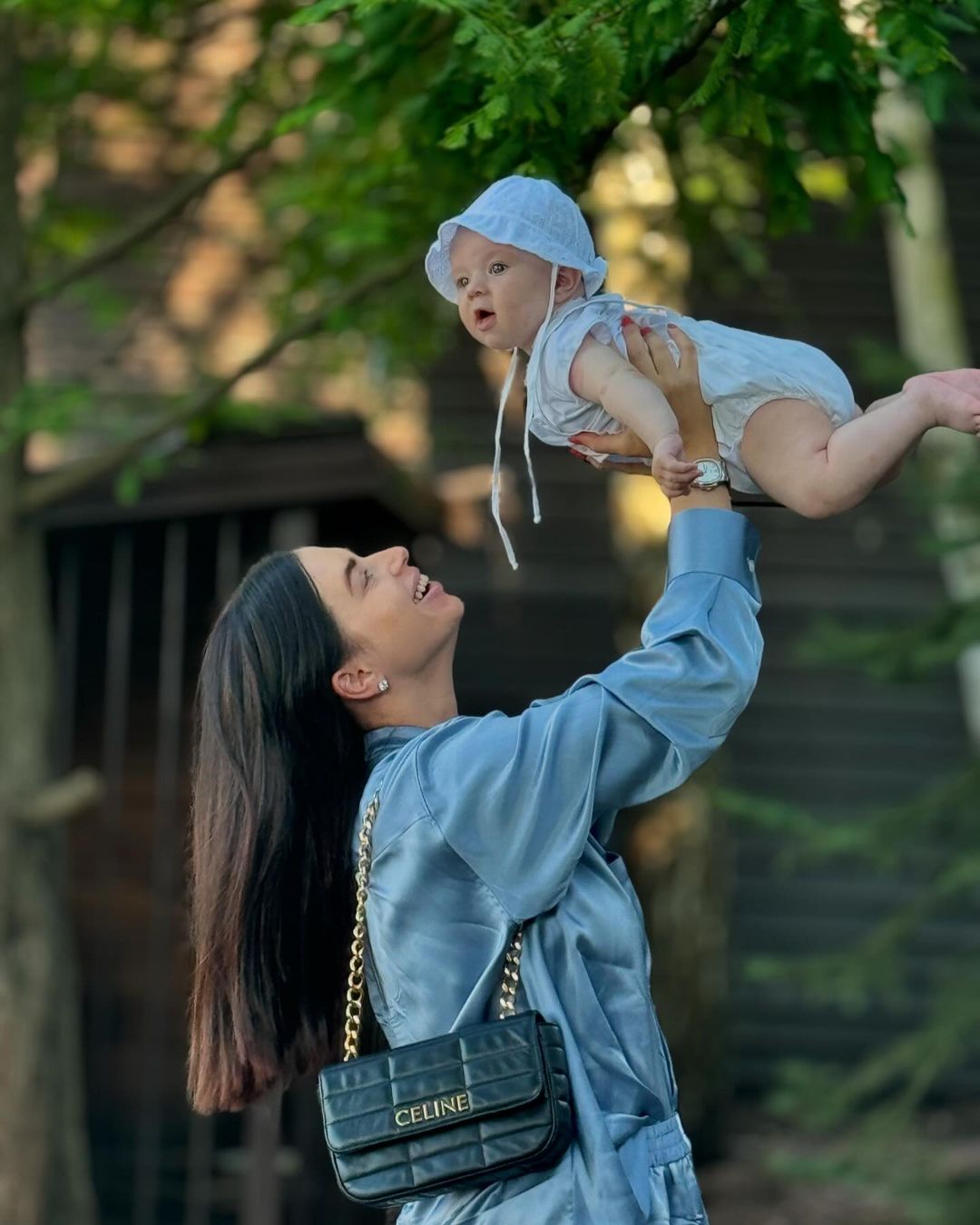 Дружина Усика замилувала мережу новими фото 4-місячної донечки